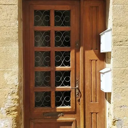 Au Coeur Du Vieux Village Saint-Chamas Exterior foto